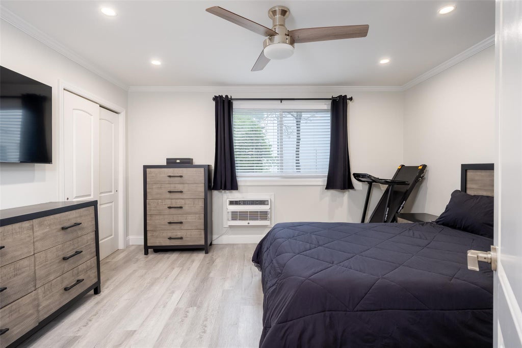 24 of 28 - 200 Merrick Road # F, Amityville, NY