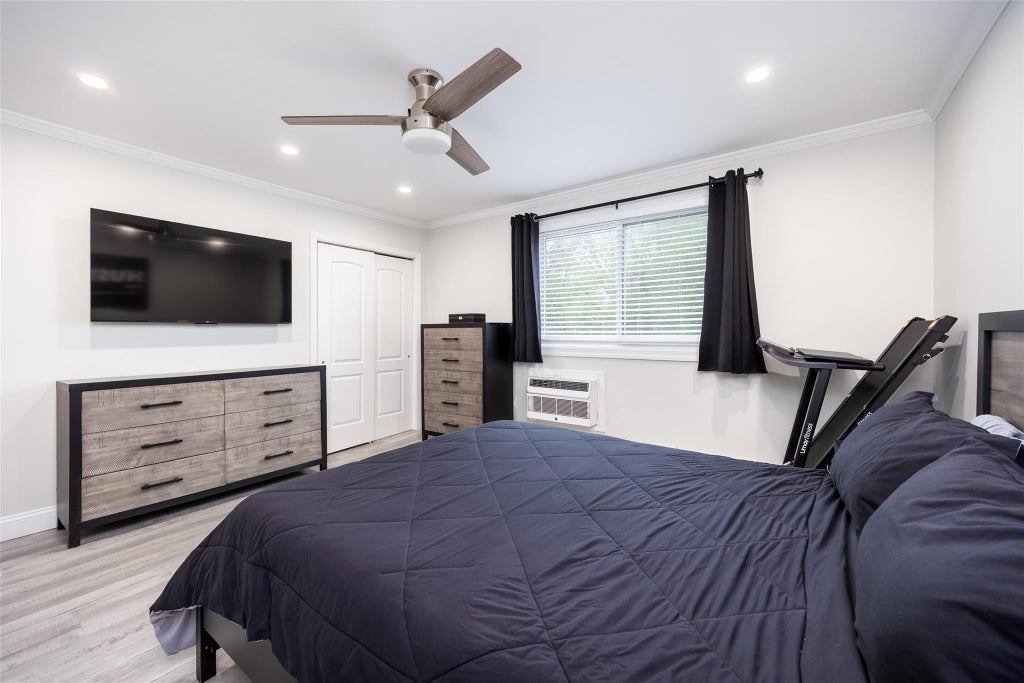 25 of 28 - 200 Merrick Road # F, Amityville, NY