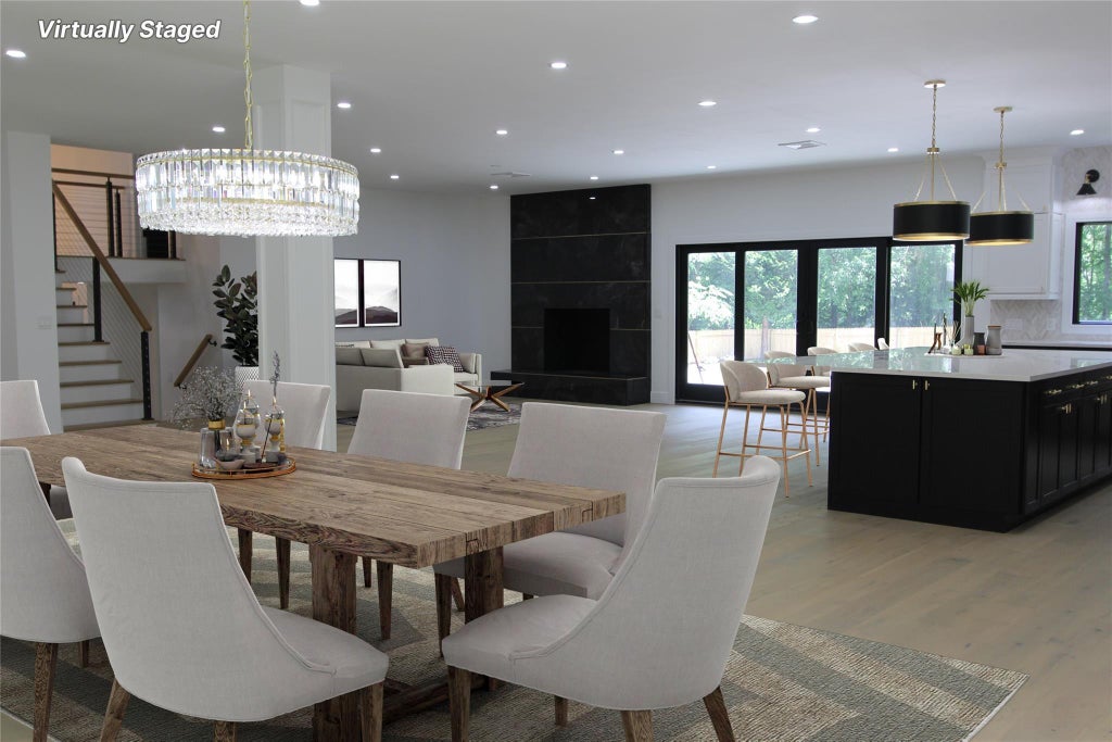 9 of 28 - 480 Vanderbilt Parkway, Dix Hills, NY