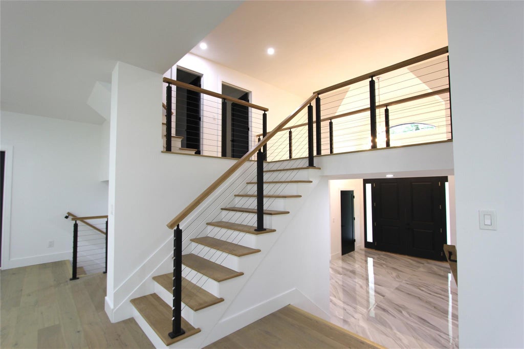 12 of 28 - 480 Vanderbilt Parkway, Dix Hills, NY