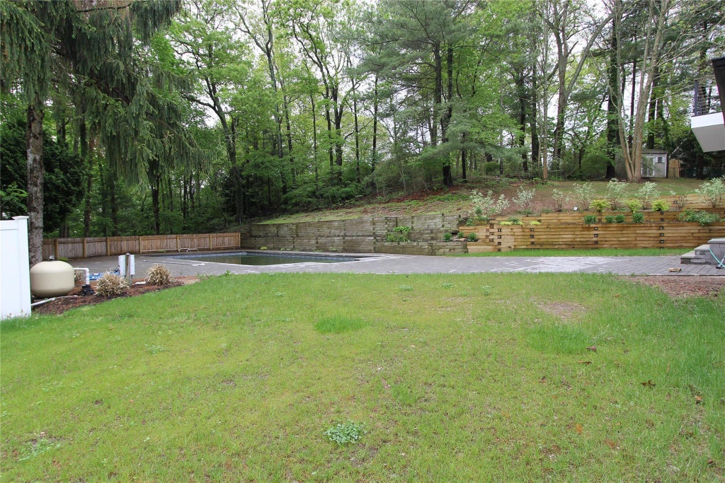 26 of 28 - 480 Vanderbilt Parkway, Dix Hills, NY