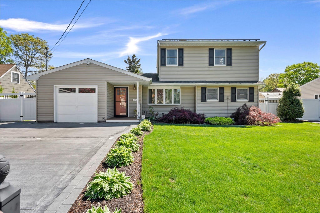 1 of 23 - 127 Avenue D, Holbrook, NY