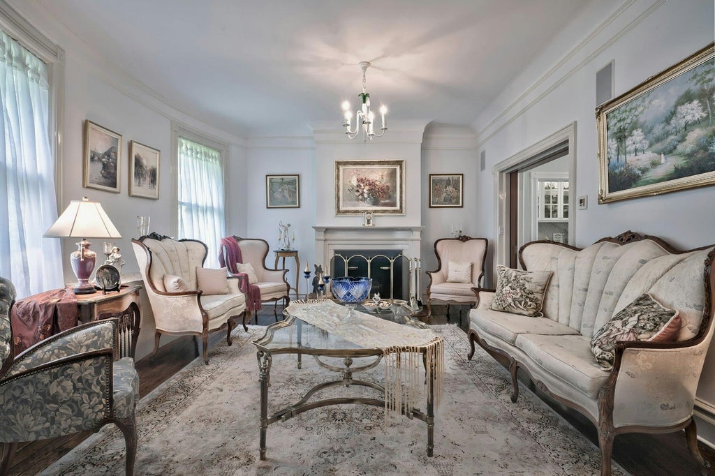 15 of 48 - 89 Duck Pond Road, Glen Cove, NY