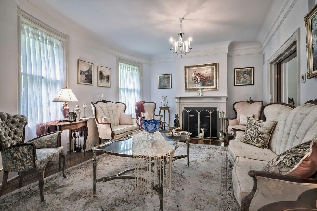 16 of 48 - 89 Duck Pond Road, Glen Cove, NY