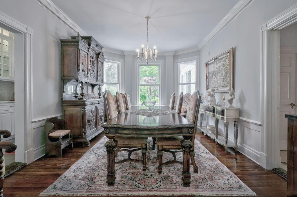19 of 48 - 89 Duck Pond Road, Glen Cove, NY