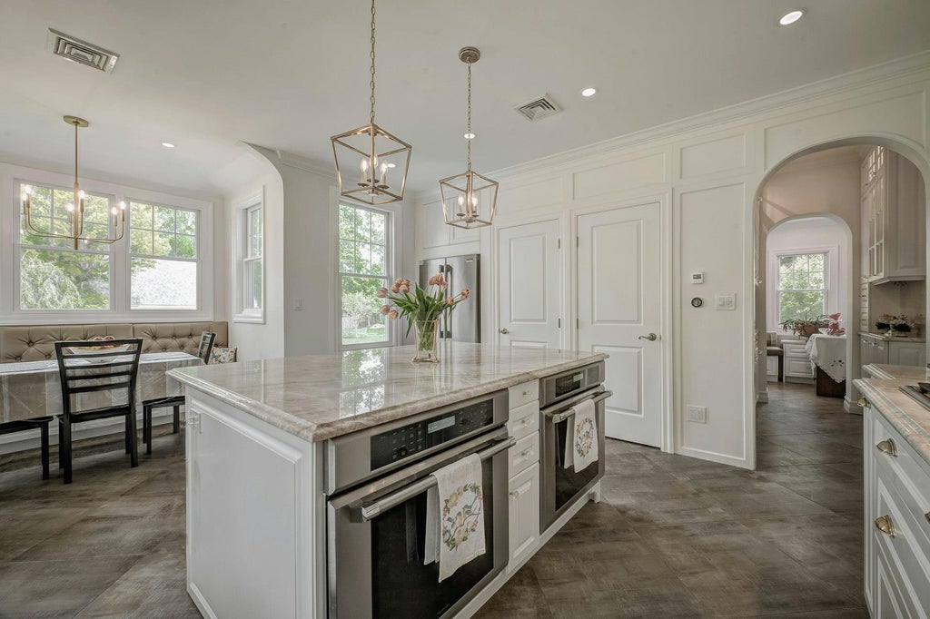 22 of 48 - 89 Duck Pond Road, Glen Cove, NY