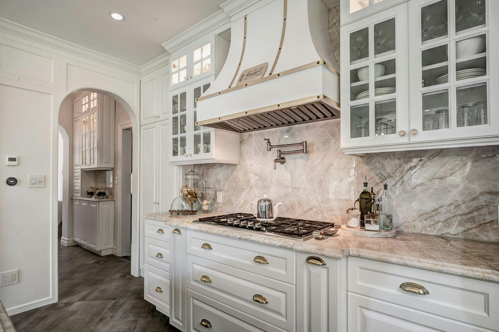 26 of 48 - 89 Duck Pond Road, Glen Cove, NY