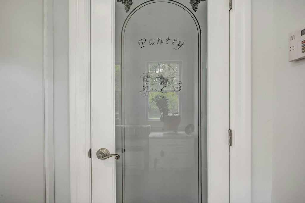28 of 48 - 89 Duck Pond Road, Glen Cove, NY