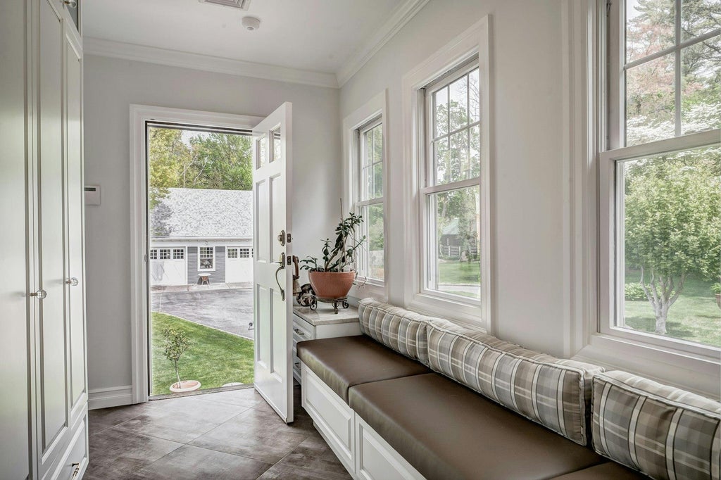 29 of 48 - 89 Duck Pond Road, Glen Cove, NY
