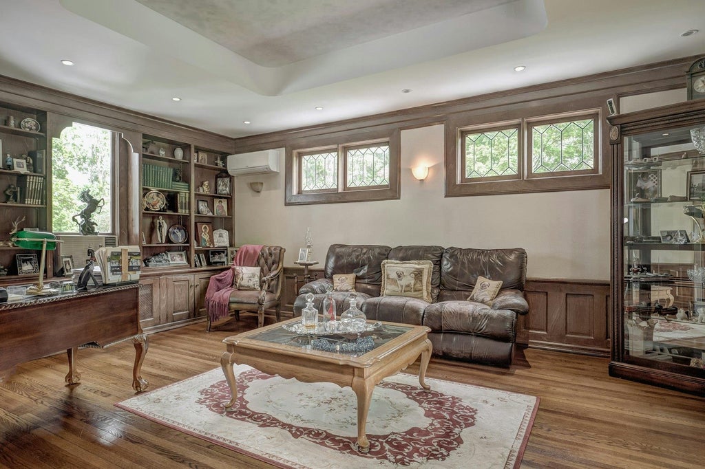 30 of 48 - 89 Duck Pond Road, Glen Cove, NY
