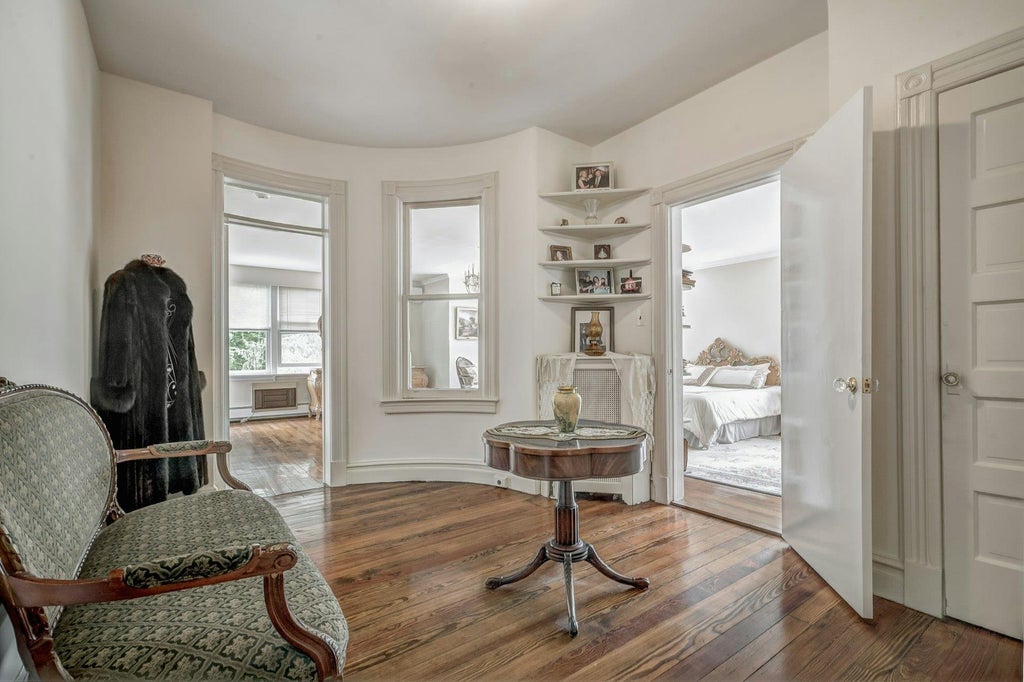 32 of 48 - 89 Duck Pond Road, Glen Cove, NY