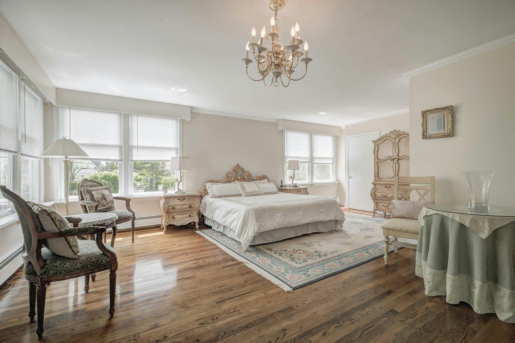 33 of 48 - 89 Duck Pond Road, Glen Cove, NY