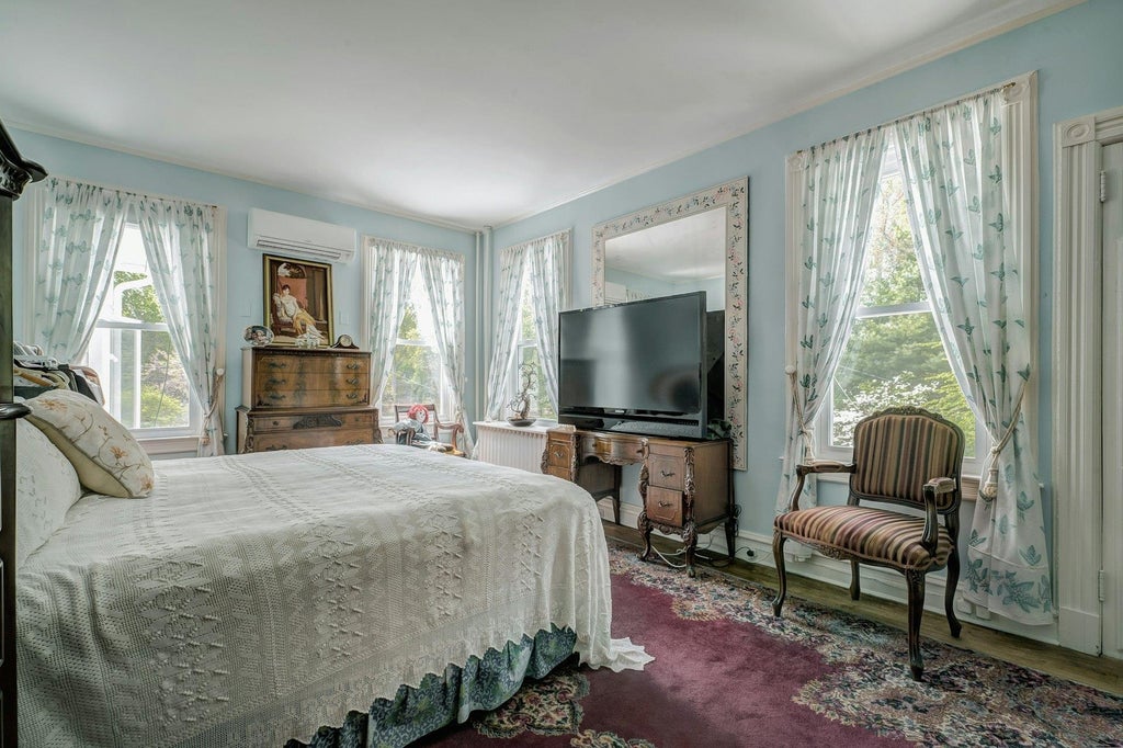 35 of 48 - 89 Duck Pond Road, Glen Cove, NY