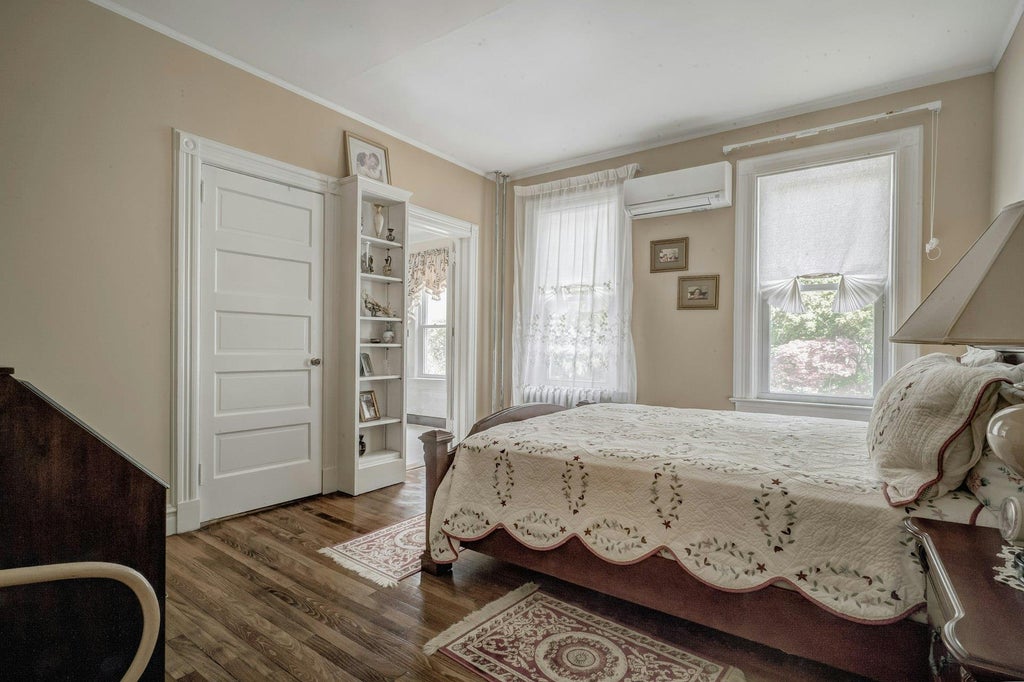 37 of 48 - 89 Duck Pond Road, Glen Cove, NY