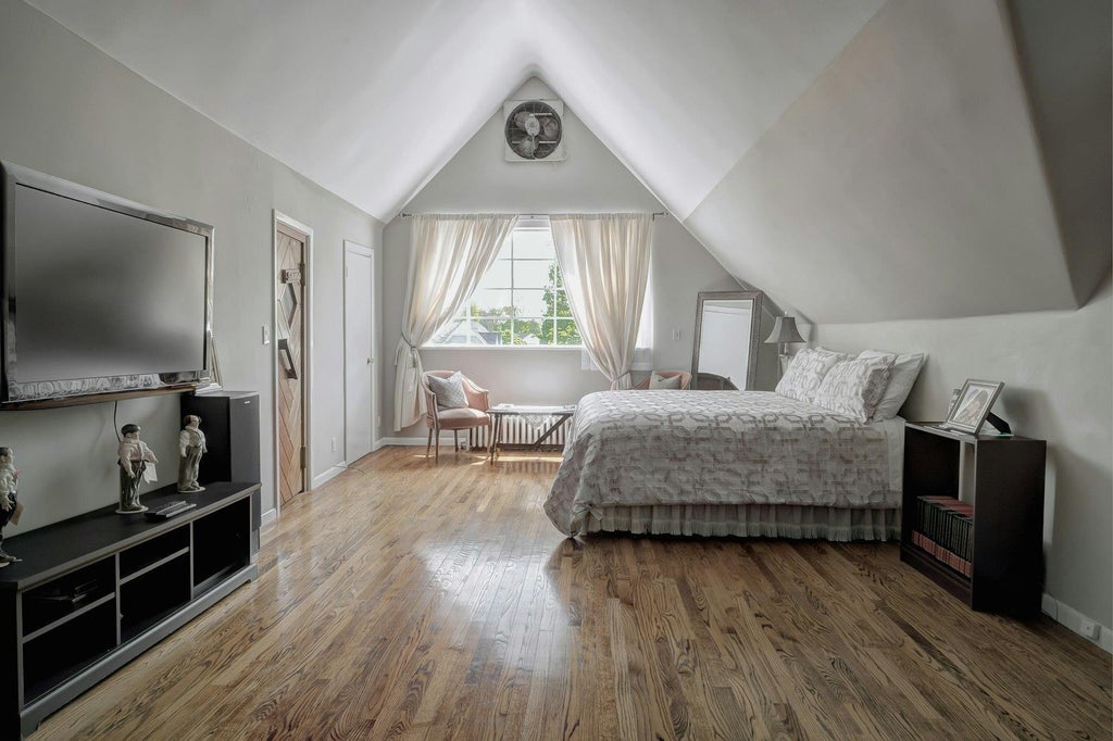 39 of 48 - 89 Duck Pond Road, Glen Cove, NY