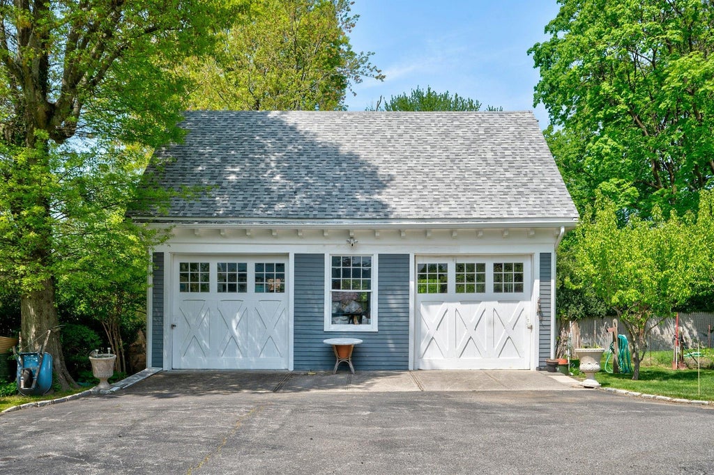 47 of 48 - 89 Duck Pond Road, Glen Cove, NY