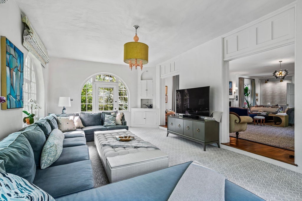 10 of 50 - 770 Chicken Valley Road, Locust Valley, NY