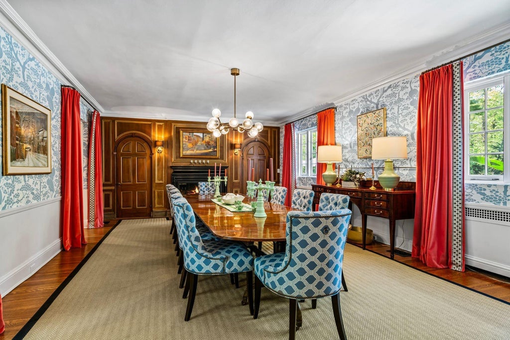 13 of 50 - 770 Chicken Valley Road, Locust Valley, NY