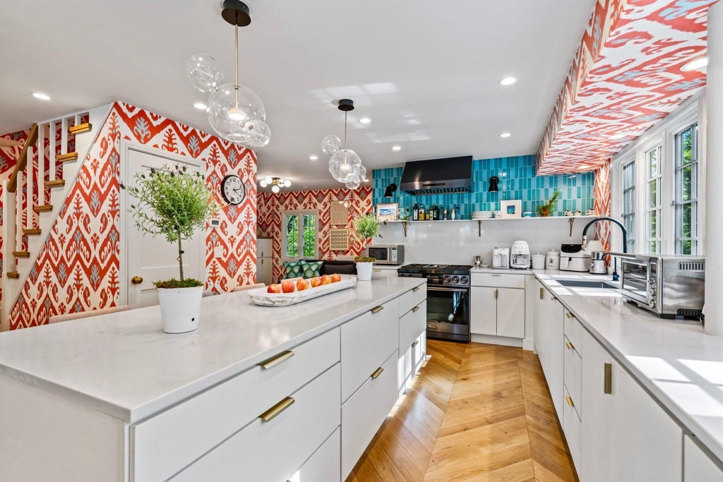 18 of 50 - 770 Chicken Valley Road, Locust Valley, NY
