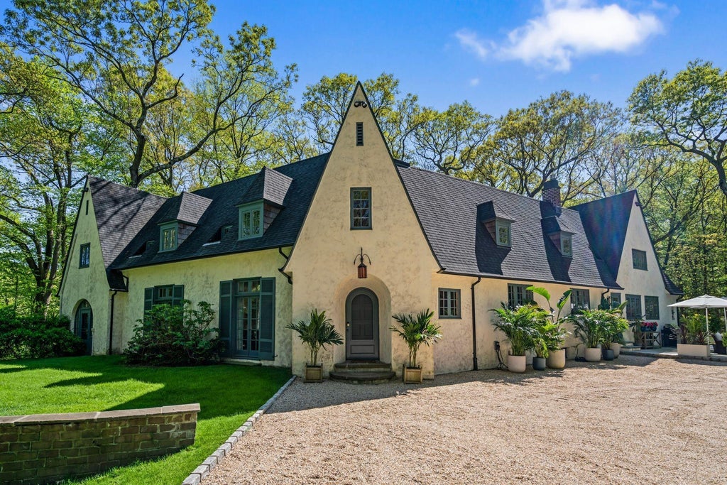 1 of 50 - 770 Chicken Valley Road, Locust Valley, NY