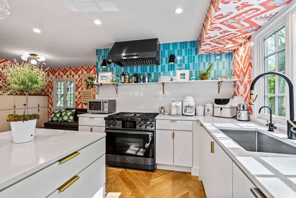 19 of 50 - 770 Chicken Valley Road, Locust Valley, NY