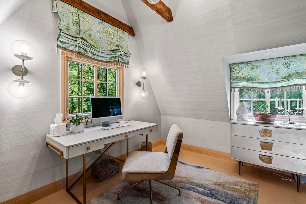 27 of 50 - 770 Chicken Valley Road, Locust Valley, NY