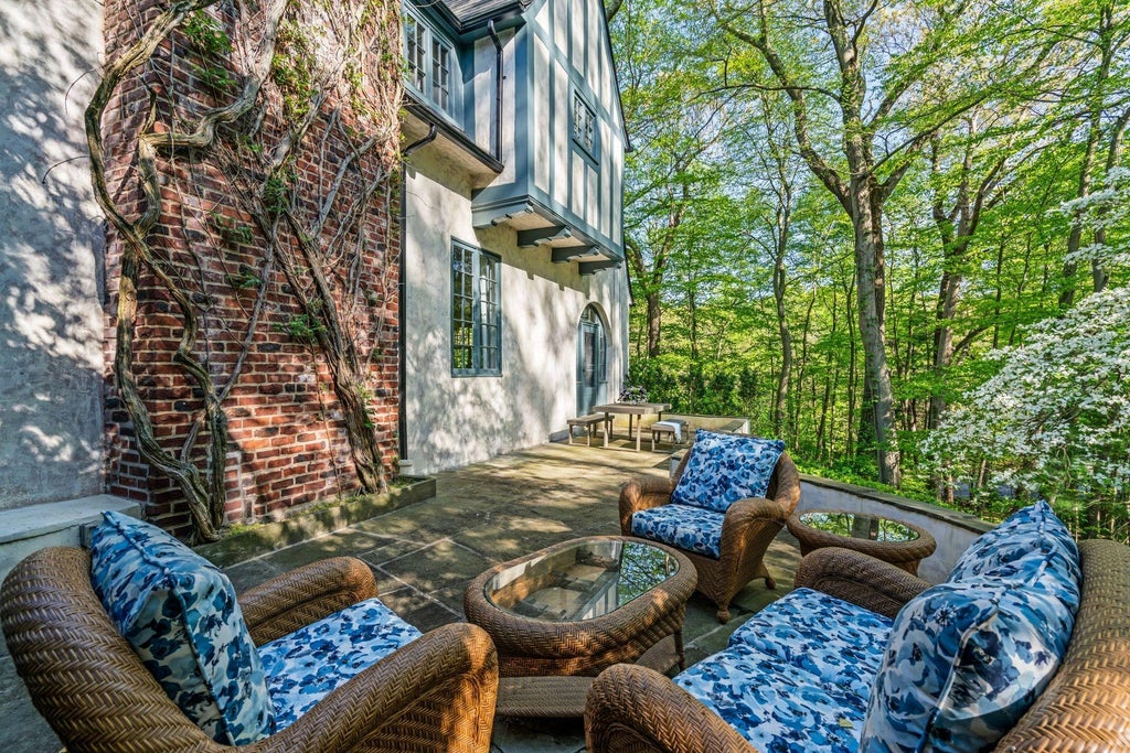 42 of 50 - 770 Chicken Valley Road, Locust Valley, NY