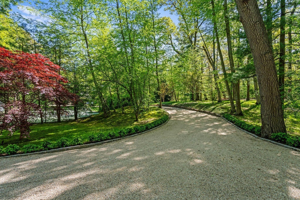 44 of 50 - 770 Chicken Valley Road, Locust Valley, NY