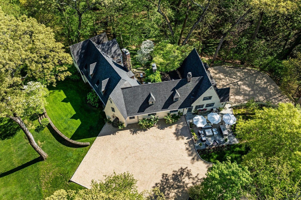 46 of 50 - 770 Chicken Valley Road, Locust Valley, NY