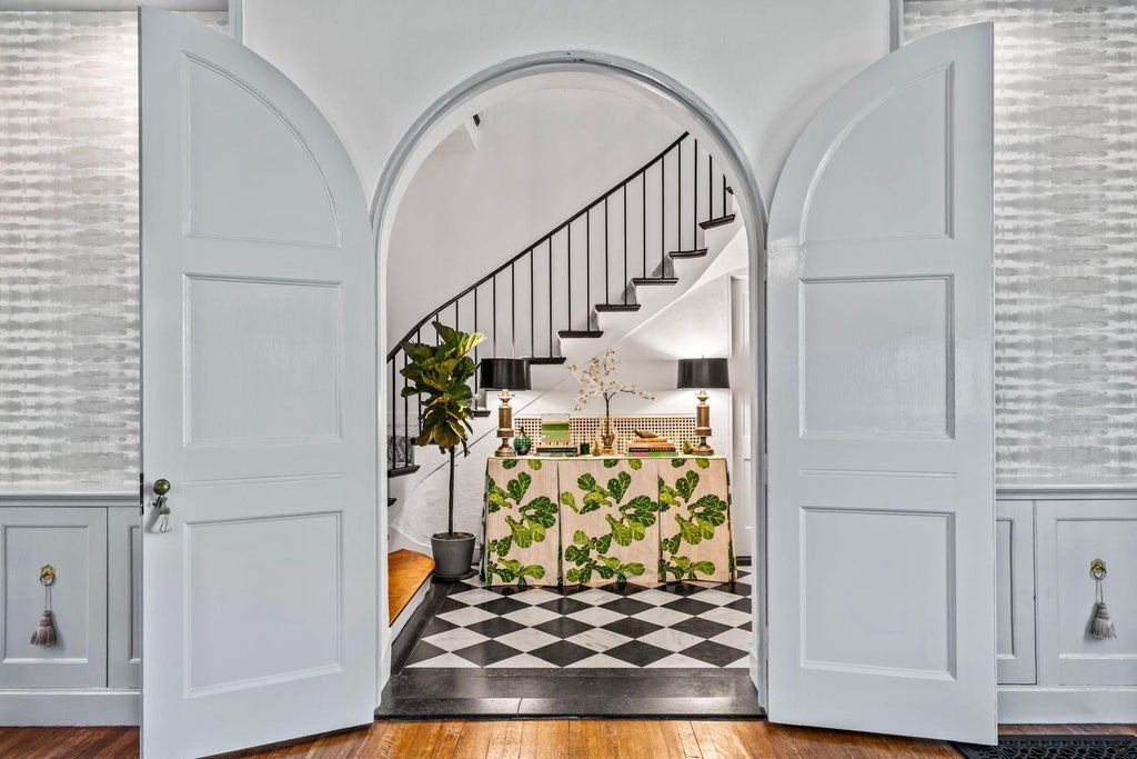 6 of 50 - 770 Chicken Valley Road, Locust Valley, NY
