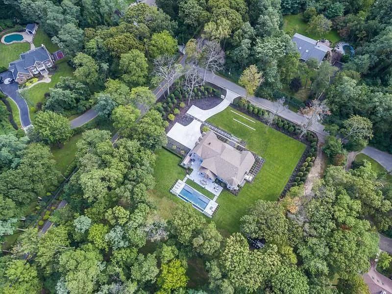 28 of 38 - 2 Short Path, Nissequogue, NY