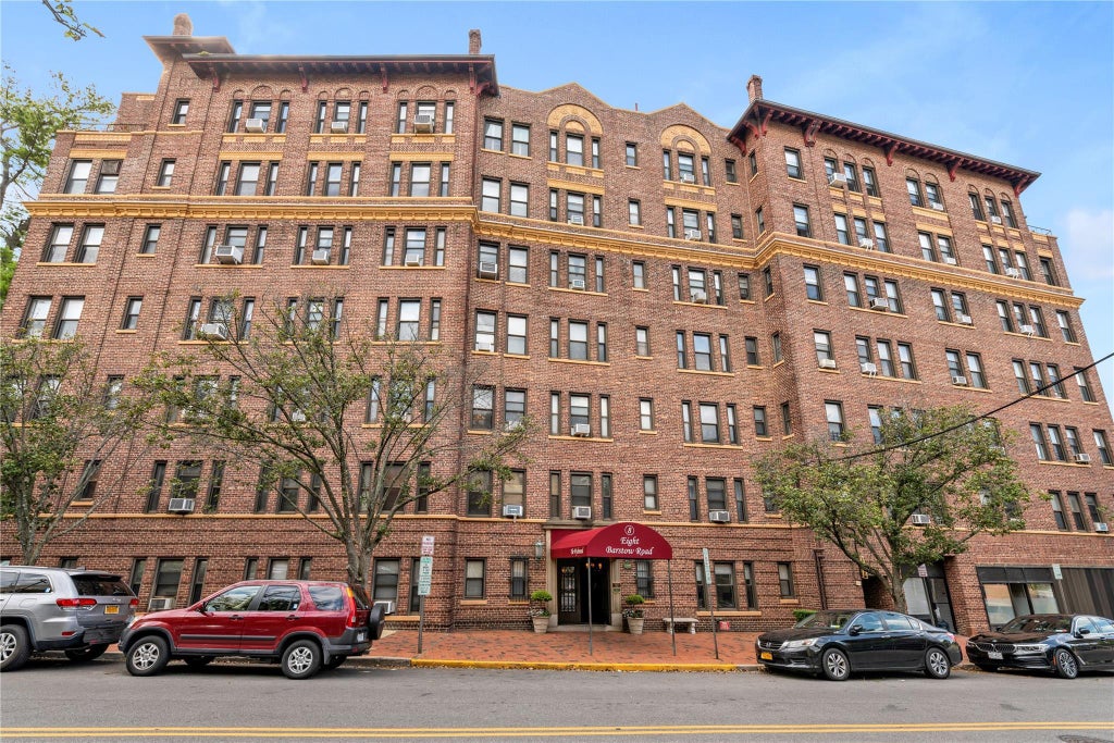 17 of 23 - 8 Barstow Road 3e, Great Neck, NY