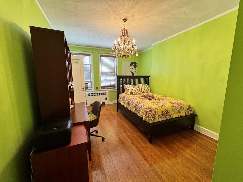 3 of 23 - 8 Barstow Road 3e, Great Neck, NY