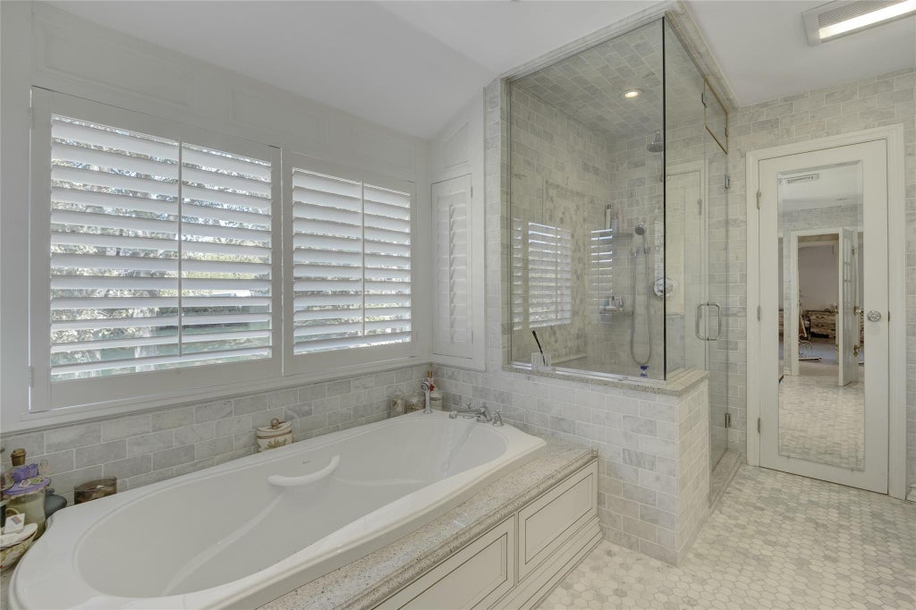 10 of 23 - 1 Anvil Court, Dix Hills, NY