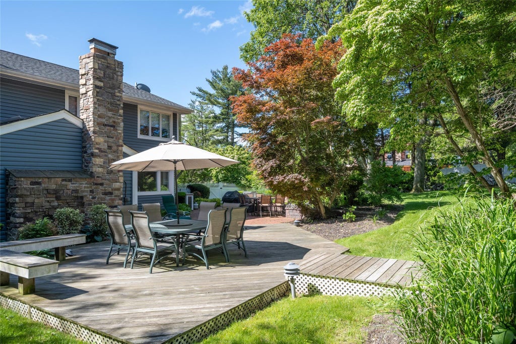 17 of 23 - 1 Anvil Court, Dix Hills, NY