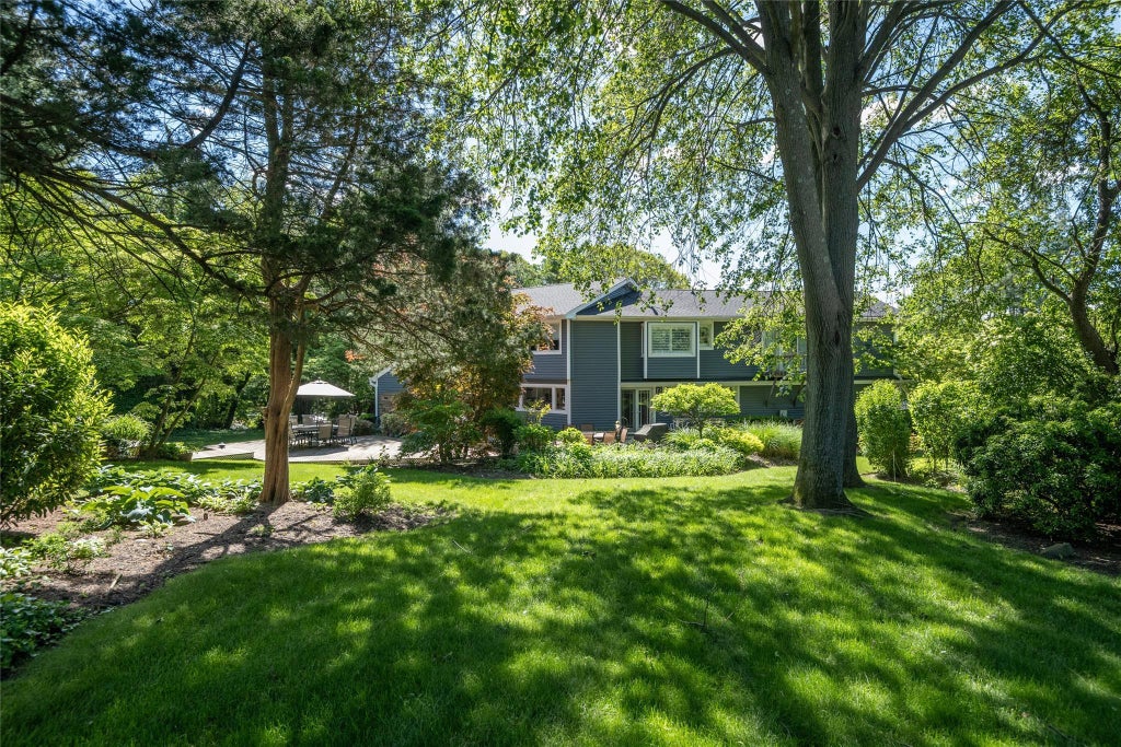 19 of 23 - 1 Anvil Court, Dix Hills, NY