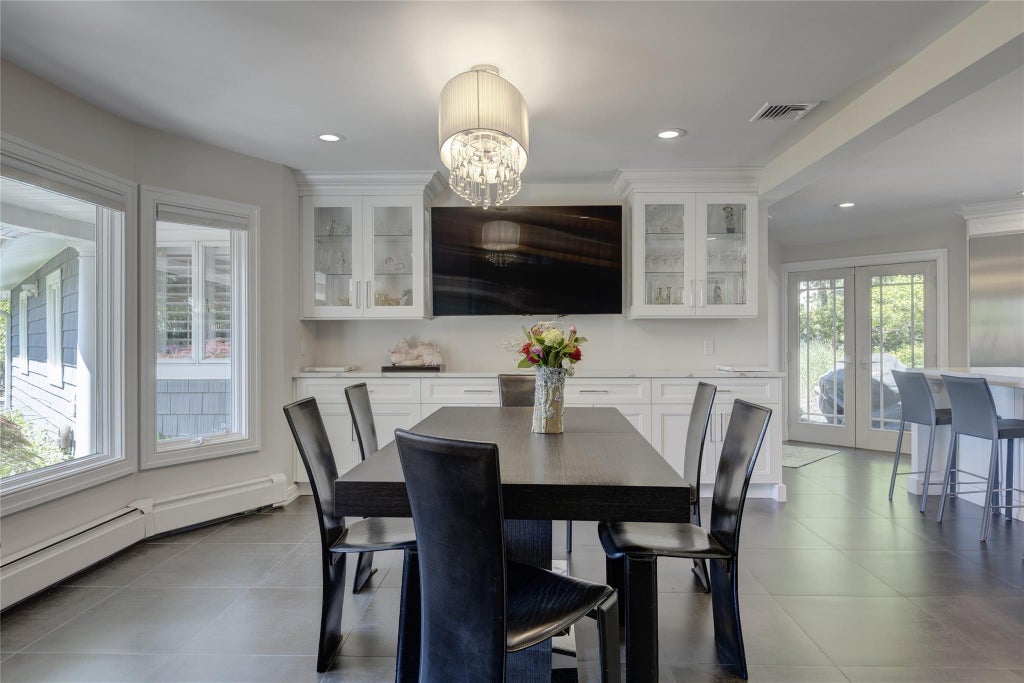 6 of 23 - 1 Anvil Court, Dix Hills, NY