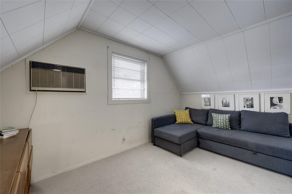 13 of 23 - 1025 Mirabelle Avenue, Westbury, NY