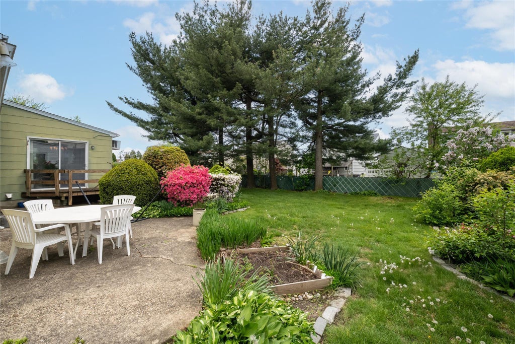 16 of 23 - 1025 Mirabelle Avenue, Westbury, NY