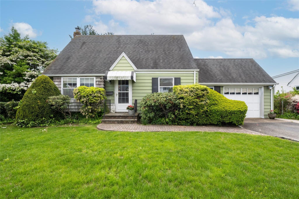 1 of 23 - 1025 Mirabelle Avenue, Westbury, NY