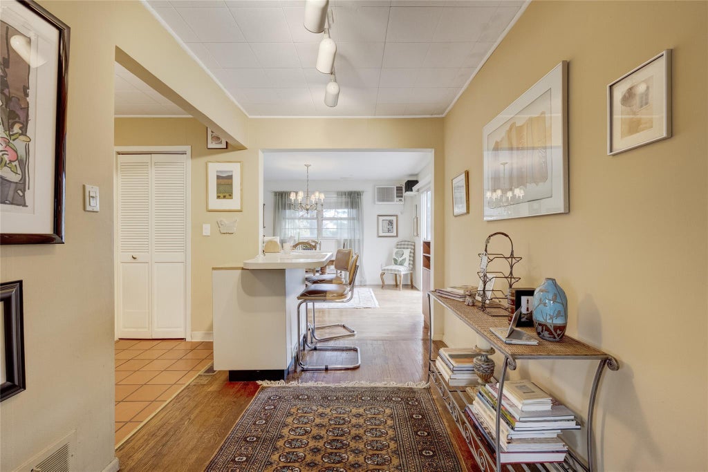 6 of 23 - 1025 Mirabelle Avenue, Westbury, NY