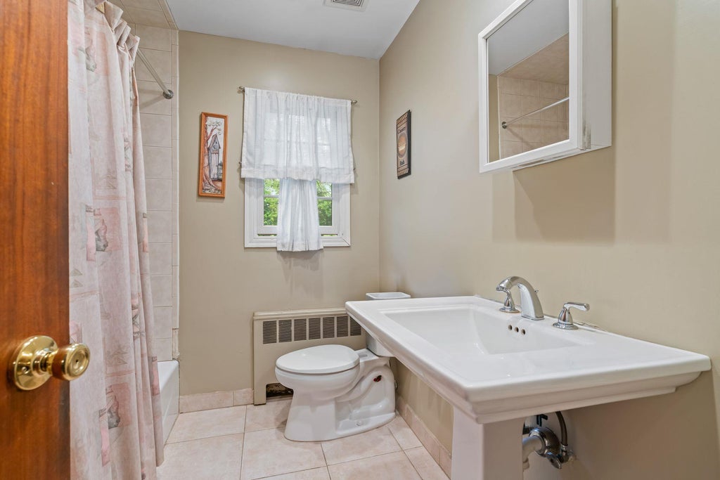 12 of 24 - 24 Cider Mill Lane, Huntington, NY