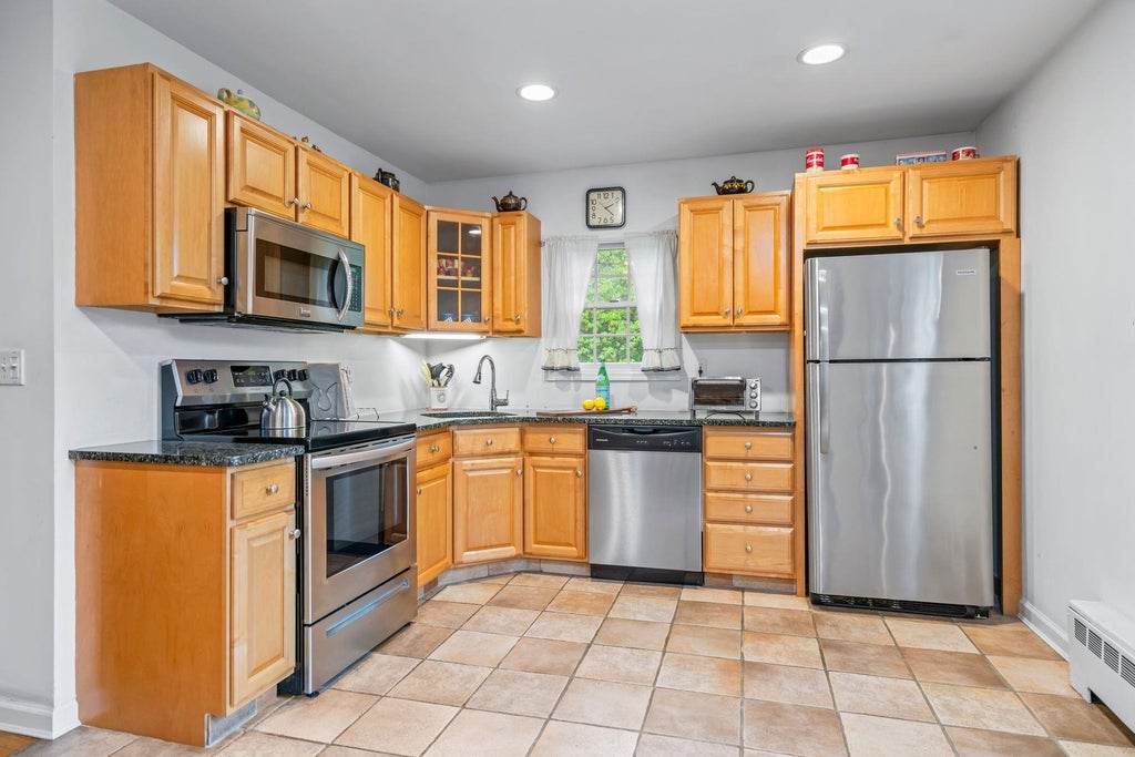 3 of 24 - 24 Cider Mill Lane, Huntington, NY