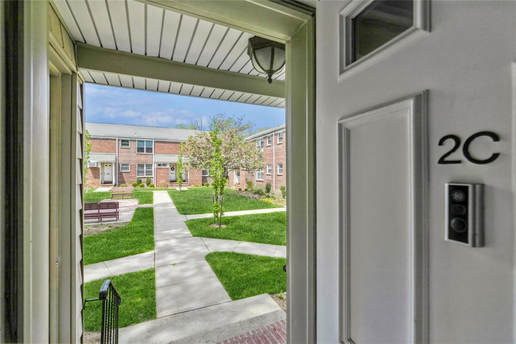 1 of 19 - Undisclosed, Roslyn Heights, NY