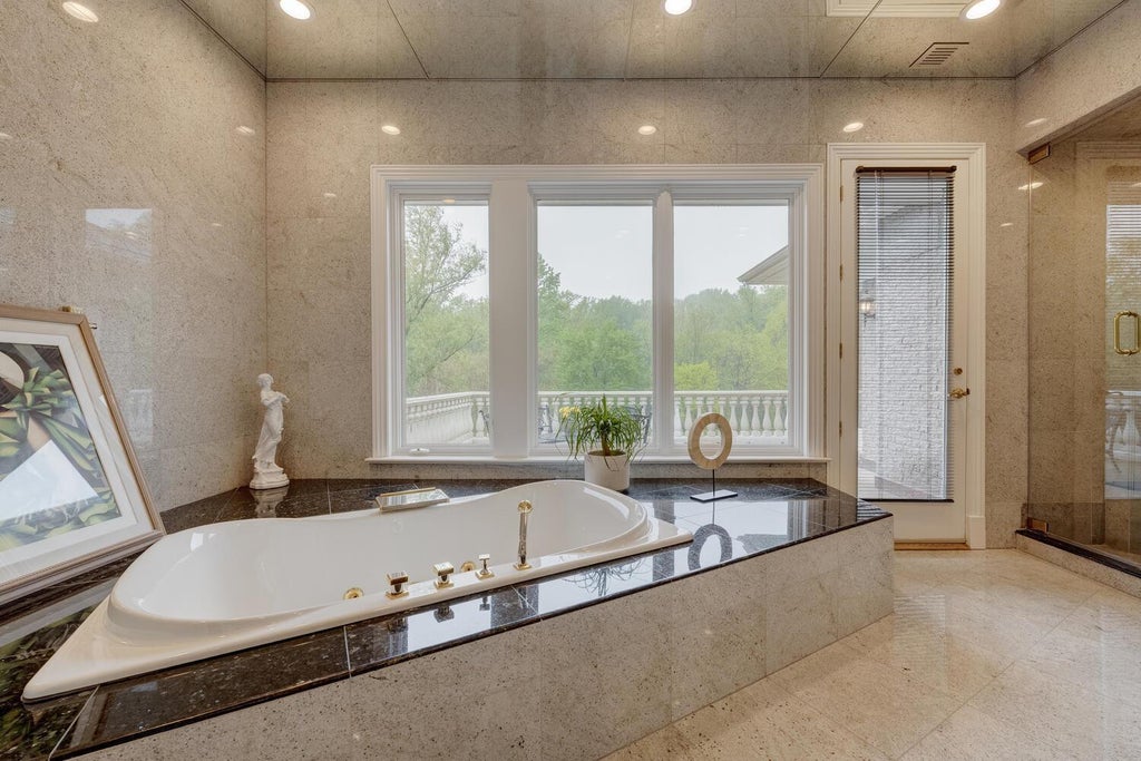18 of 38 - 86 Old Tappen Road, Locust Valley, NY