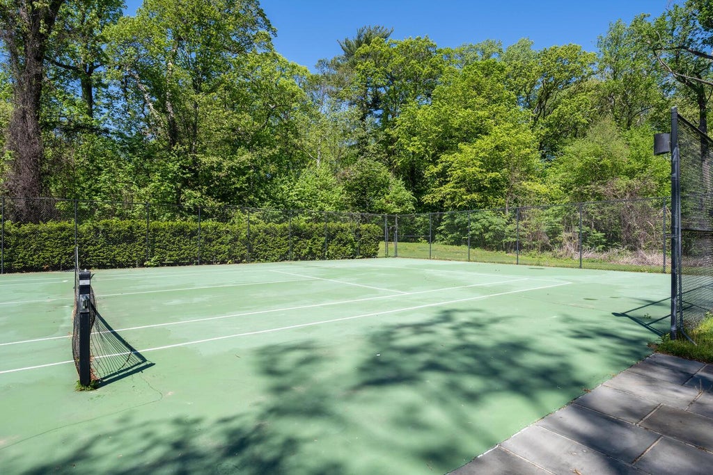 29 of 38 - 86 Old Tappen Road, Locust Valley, NY