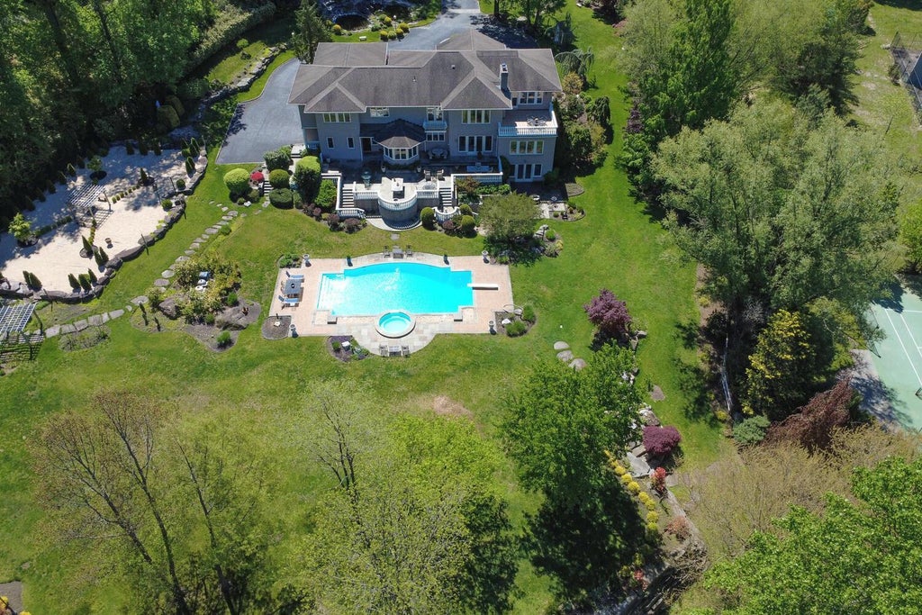 33 of 38 - 86 Old Tappen Road, Locust Valley, NY