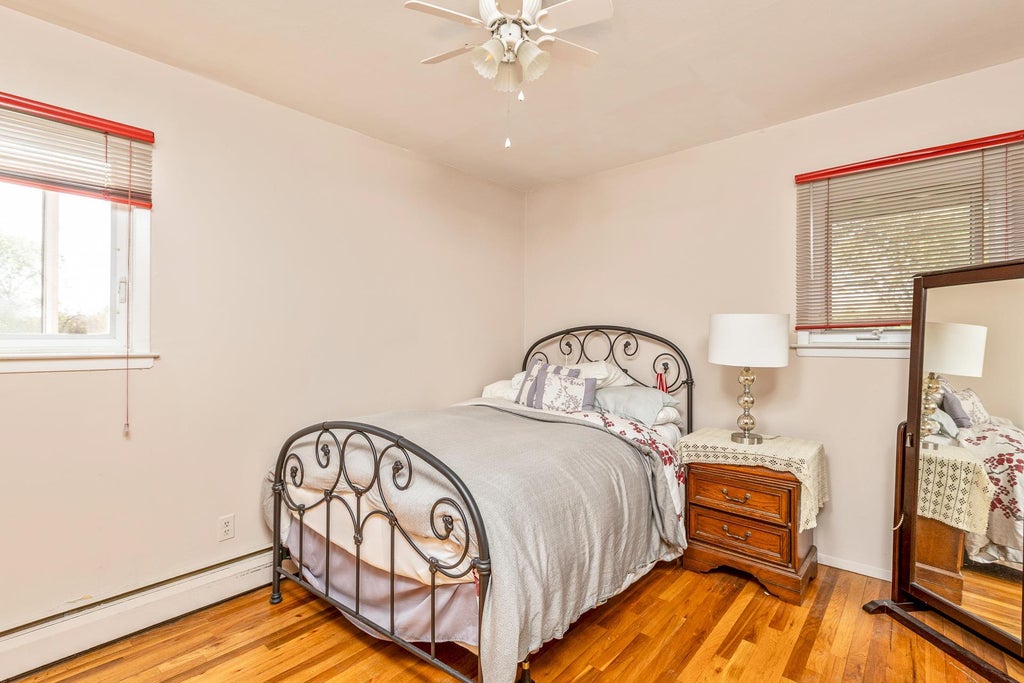 14 of 21 - 284 Bow Drive, Hauppauge, NY
