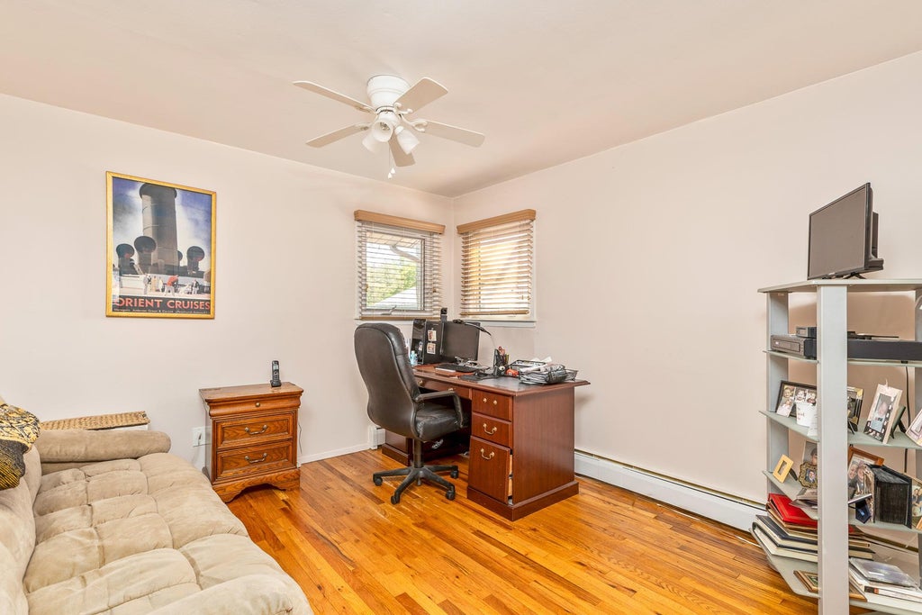 16 of 21 - 284 Bow Drive, Hauppauge, NY