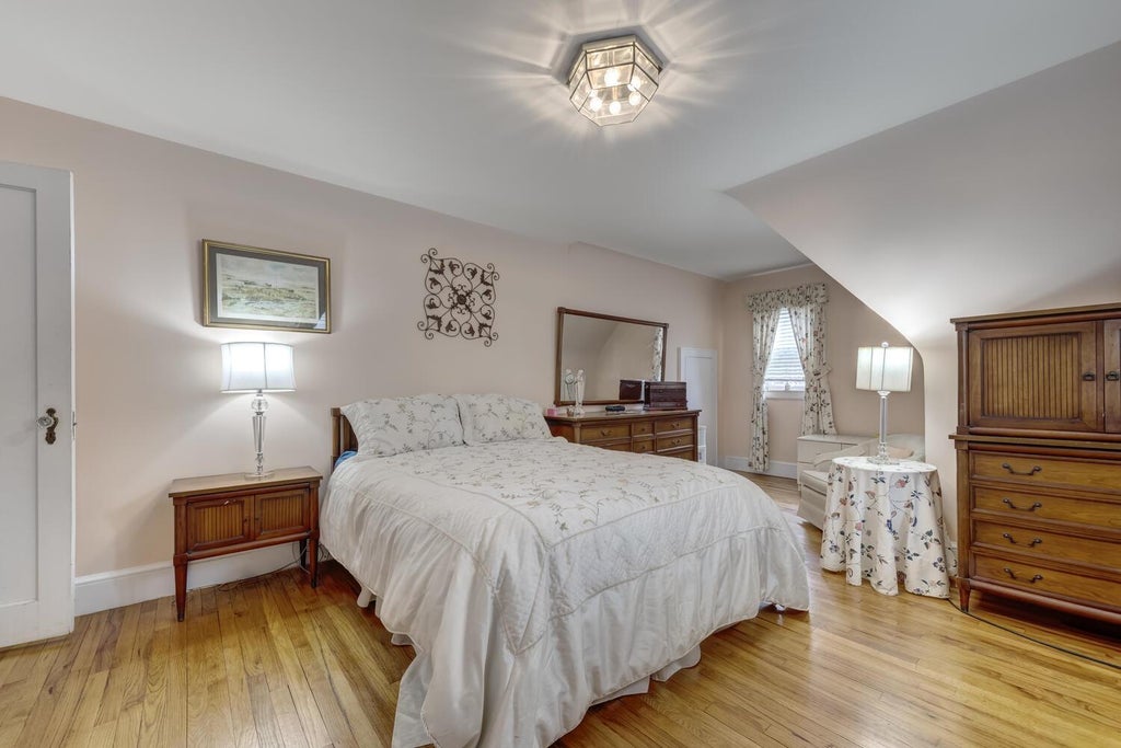 16 of 24 - 189 Meadowsweet Road, Mineola, NY